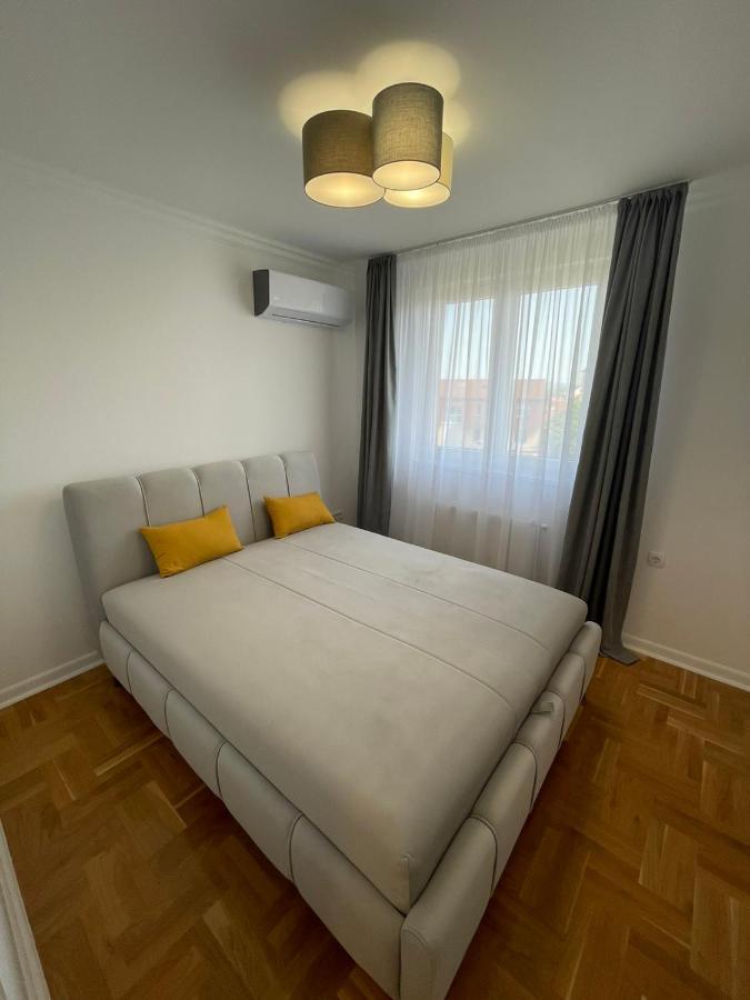 Penny Stan Na Dan Apartamento Bijeljina Exterior foto