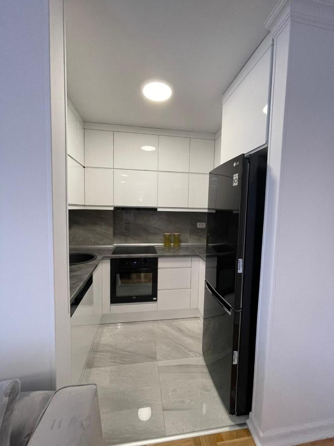 Penny Stan Na Dan Apartamento Bijeljina Exterior foto